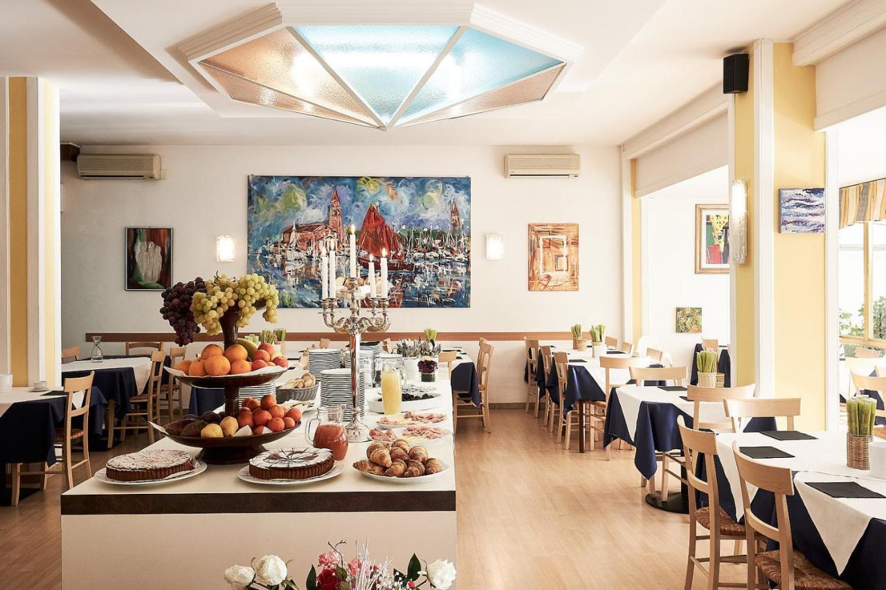 Hotel Villa Roma Caorle Buitenkant foto